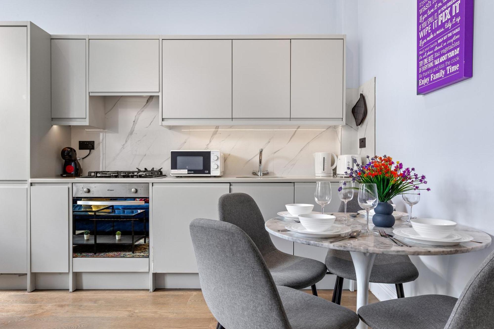 Stylish 2 Bedroom Apartment In Westminster Sleeps 5 With Ac London Exteriör bild